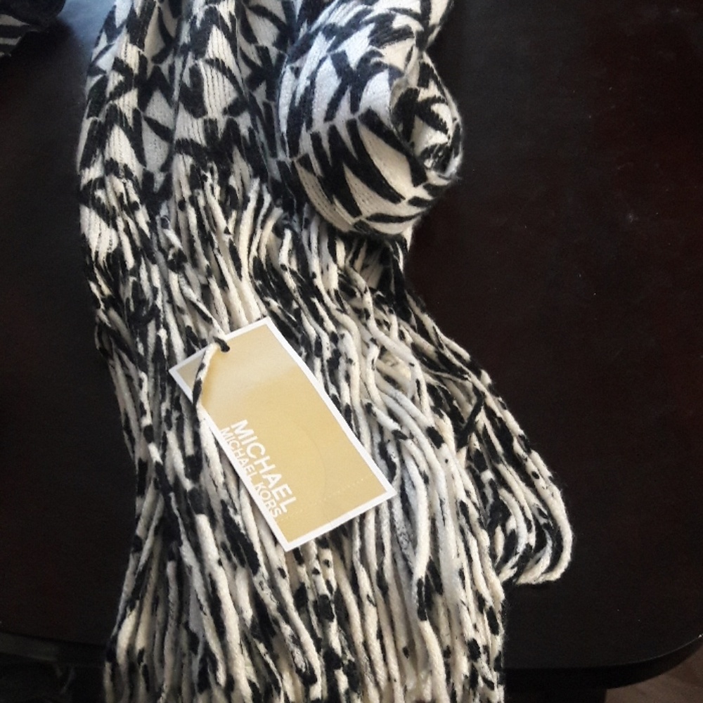 Micheal Kors 6ft Monogram Scarf